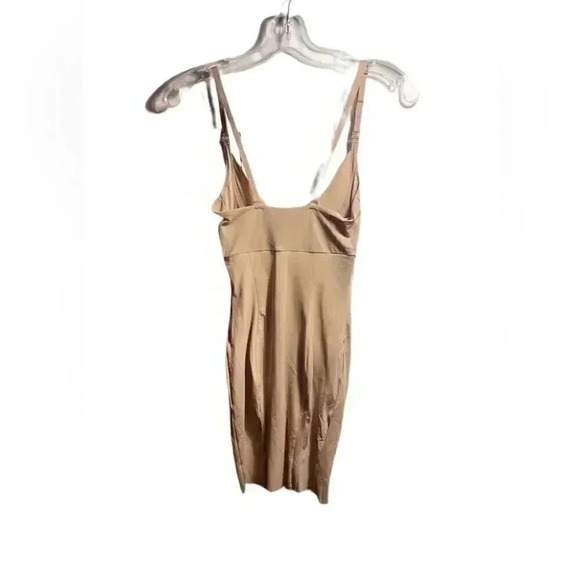 NWT Maidenform nude lightweight firm control slimming smoothing shapewear S - Picture 3 of 3